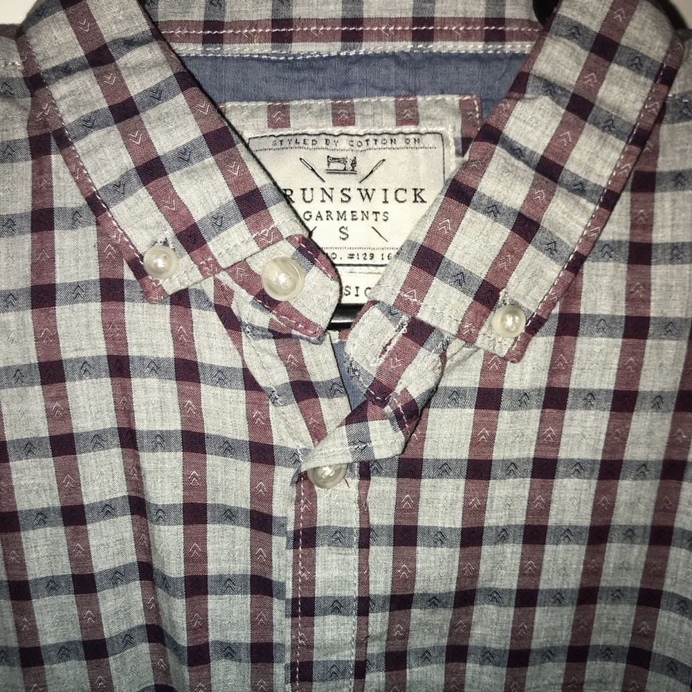 Long sleeve men’s button up. Never worn - Picture 2 of 4
